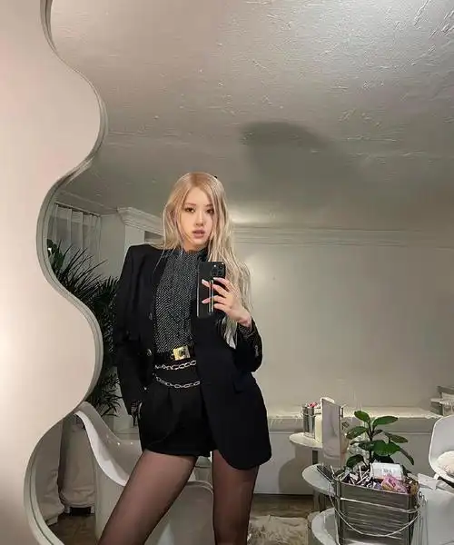 韩国最美身材女团女星朴彩英