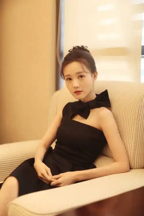 三年九部热剧傍身,李一桐这丫头何以一炮而红?_观众_演技_成功