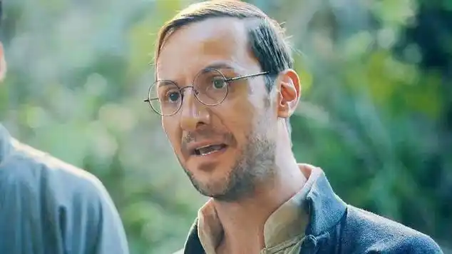 绝密使命:洋大叔不满暴露,怀疑人里有叛徒,雨青非常难过