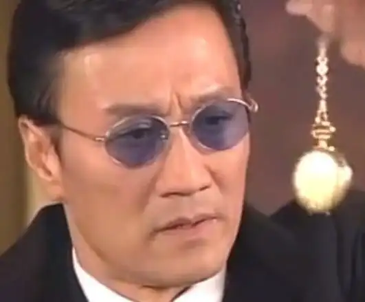 1996年首播的《千王之王重出江湖》吸引了大批的观众,由谢贤饰演的