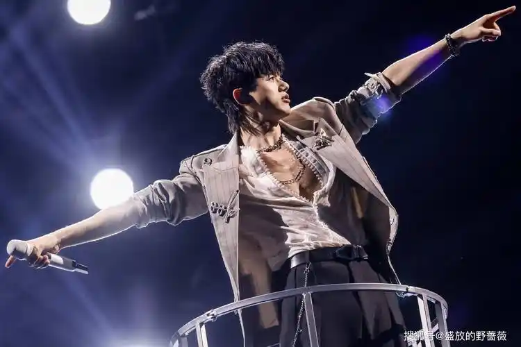 2024张杰未·live「开往1982」演唱会官宣上海/南昌/杭州/呼和浩特