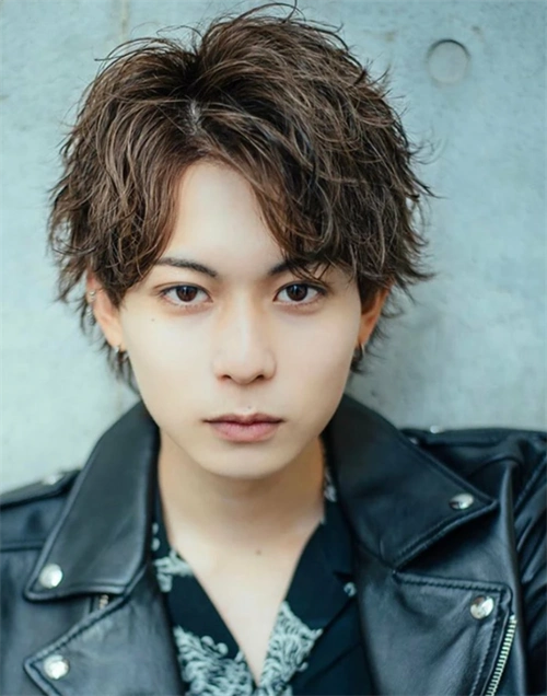 男生空气烫纹理烫 想不变帅气都难_男生烫发 - 美发站