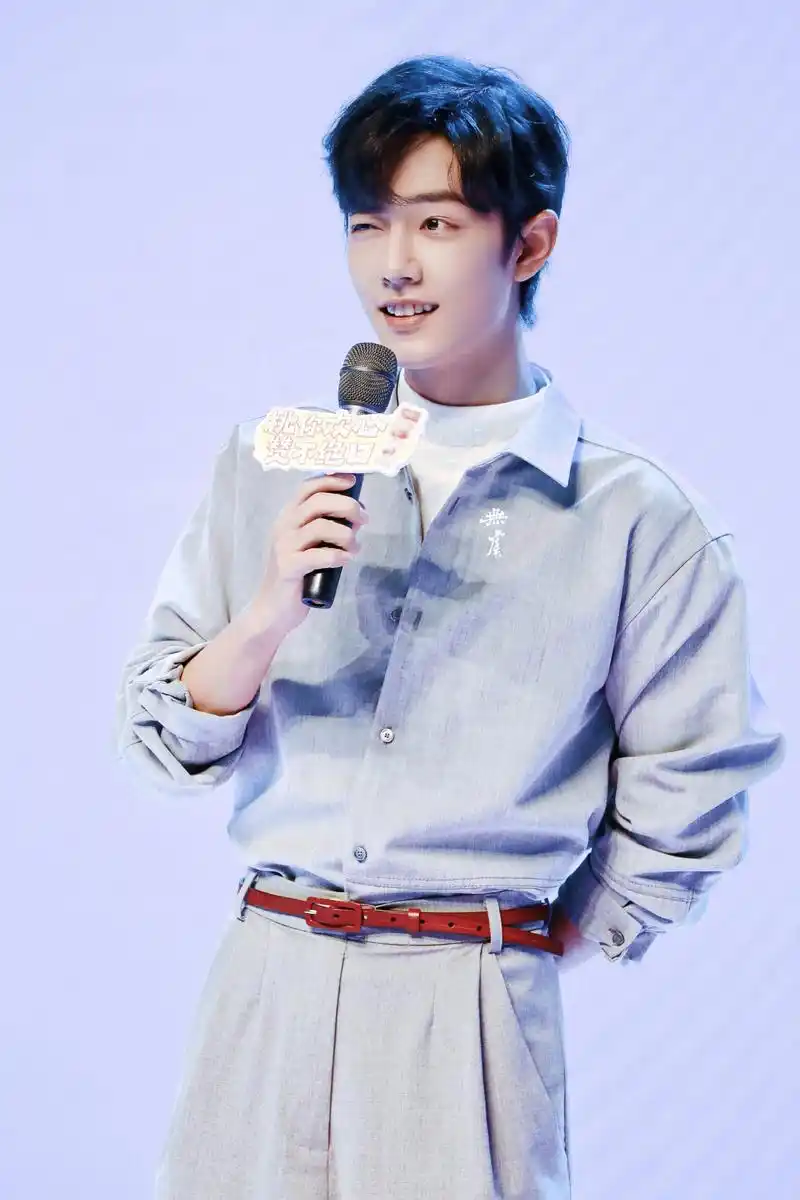 肖战获华莱士代言!顶奢亲民两手抓,其本人更看重国民度?