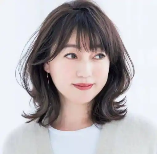 原创50岁女人的头发宜短不宜长不信看这4款短发烫洋气又减龄