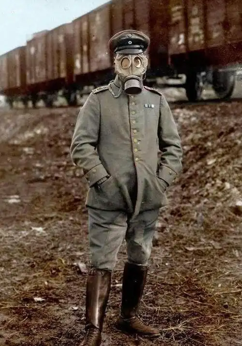 一般认为,后来的军用防毒面具参考了摩根的设计.