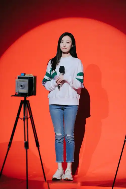 倪妮牛仔裤搭配