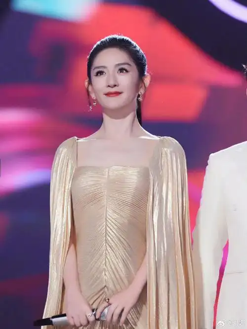 谢娜猫眼泪痣妆