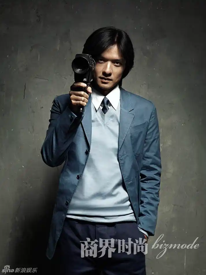 组图:冯德伦登杂志封面 尽显睿智优雅气质_高清图集_新浪网