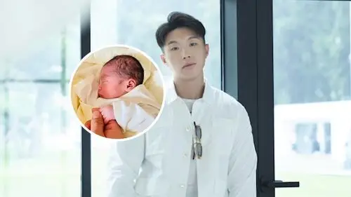 再度当爸烧饼晒二胎宝宝照自曝baby小名叫饼干