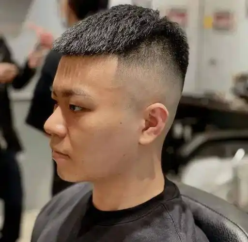 男生夏天留这几款潮流短发,阳光又帅气_发型_头发_造型