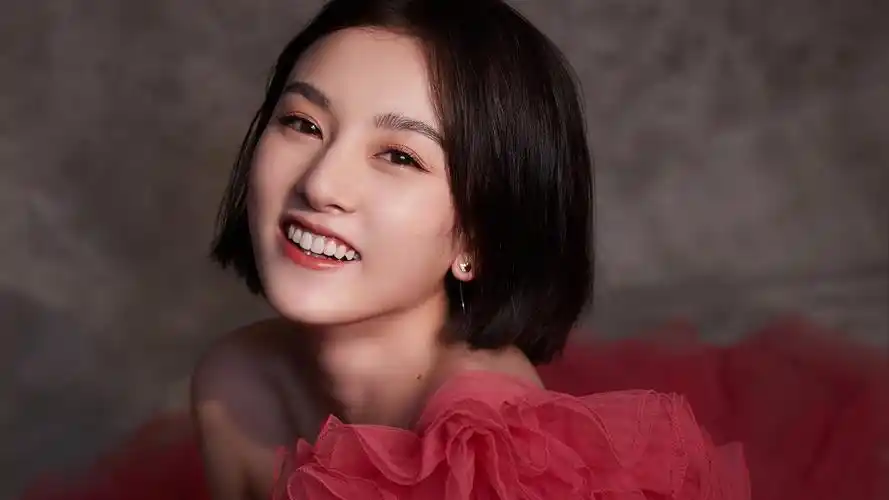 宋祖儿明星风尚壁纸封面图宋祖儿 明星风尚壁纸【7】壁纸于2020-06-16