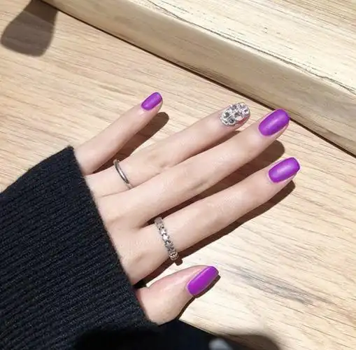 新年五大流行色美甲时髦精们的美甲配色经都在这