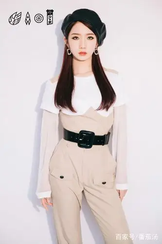 今日份火箭少女101新鲜大片,美丽化身成正义,你迷倒了吗?