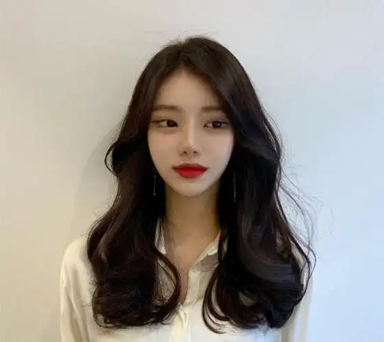 2021年最好看的大波浪烫发发型20款,谁都无法抗拒的优雅