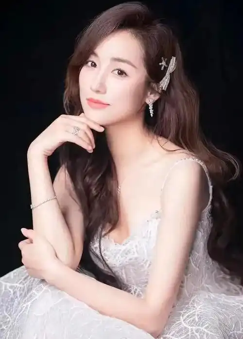 吕一美艳写真照,娇艳如花,魅力可人!_高清图集_新浪网