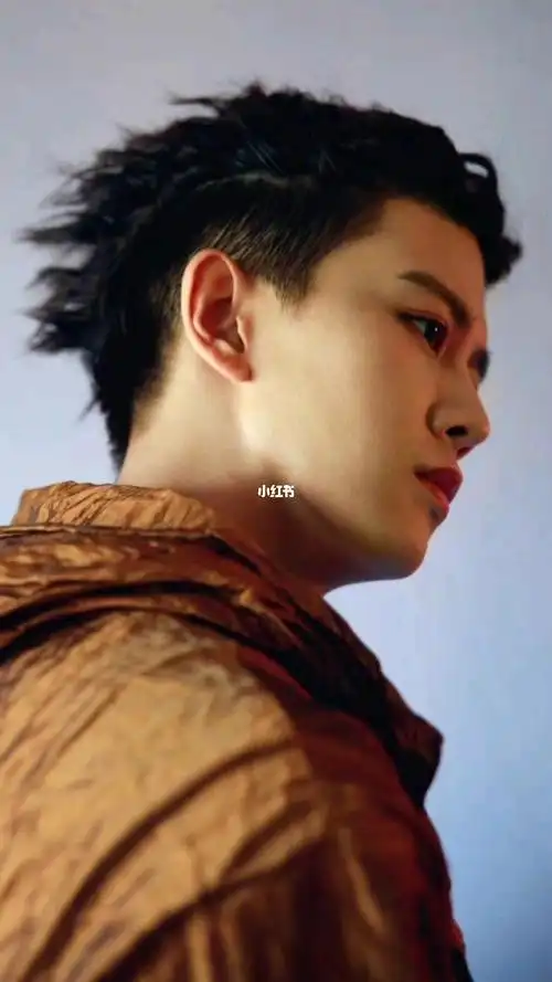 燃炸了9797#任国超  #向全世界安利任嘉伦  #任嘉伦三十二立