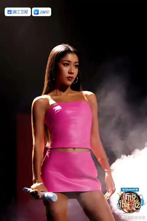 感觉吉克隽逸一张嘴就要走维密了##听说很好吃