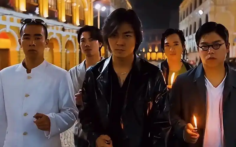 郑伊健和刘德华一样,也是香港男演员兼歌手,他的祖籍是广东恩平.