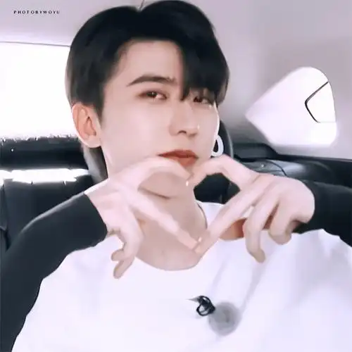 比心00#奔跑吧蔡徐坤