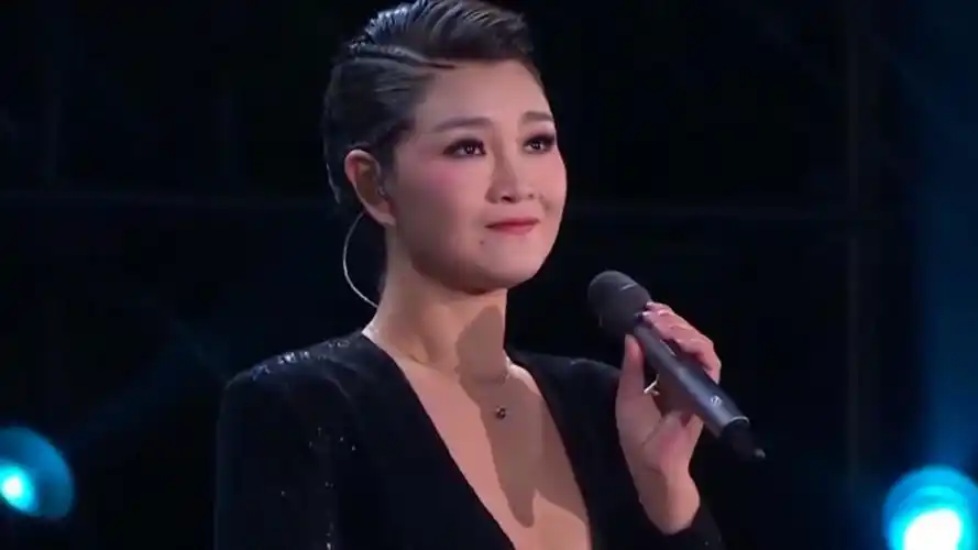 降央卓玛真飘了挺着孕肚也要唱西海情歌刀郎这都能唱