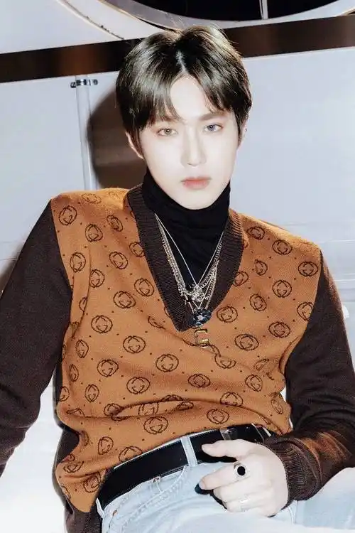 exo金俊勉 预告照壁纸