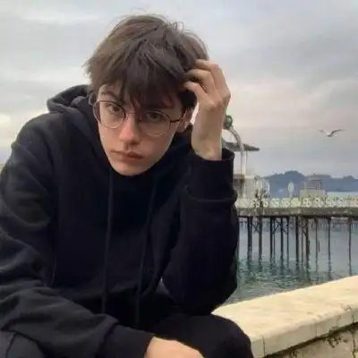 欧美男生头像ins风阳光帅气成熟稳重的高级感欧美男头图集