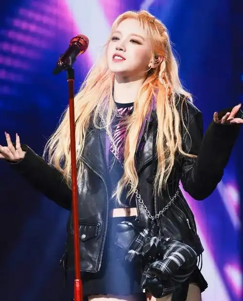 14日,(g)i-dle成员宋雨琦因为gan染新冠病du而缺席了跑男di二轮录制