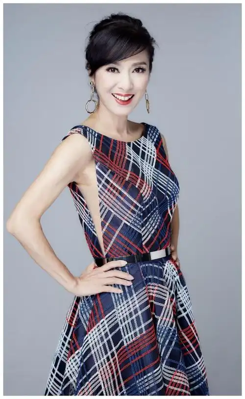 62岁米雪近照曝光颜值逆生长不输赵雅芝