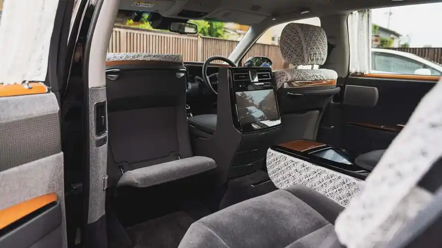 沧海遗珠永远无法被理解的日式豪华轿车丰田世纪