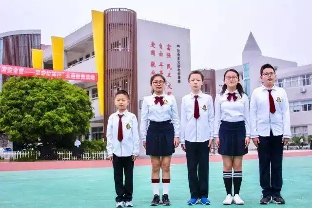 全网直播今日开战16支小学精英团队决战汉字听写大会复赛