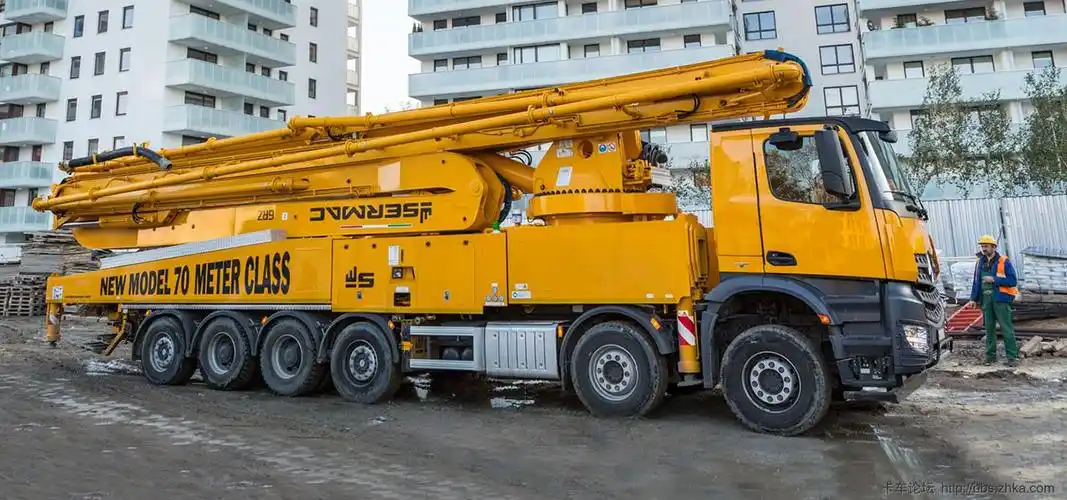 奔驰actros 7561 7轴泵车