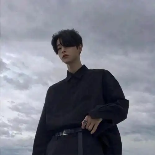 高冷帅气的男生真人头像