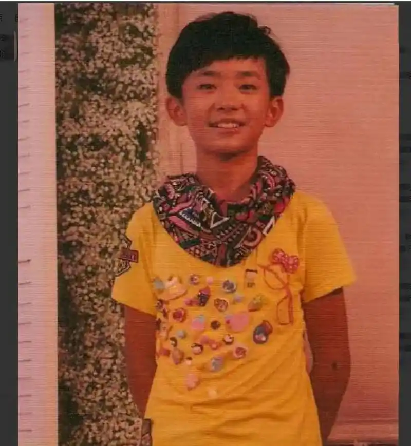 易烊千玺,一个气质爆棚的小男孩,留下的一张童年照成了他成名之路的