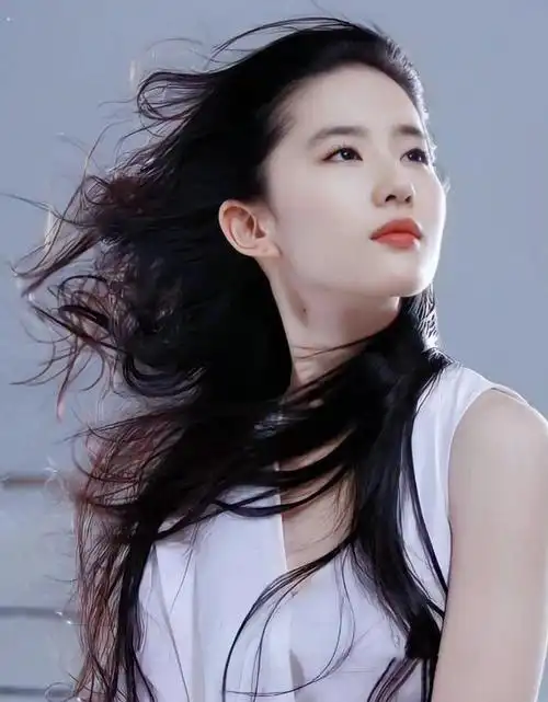 刘亦菲冷门照片,网友:美到心颤