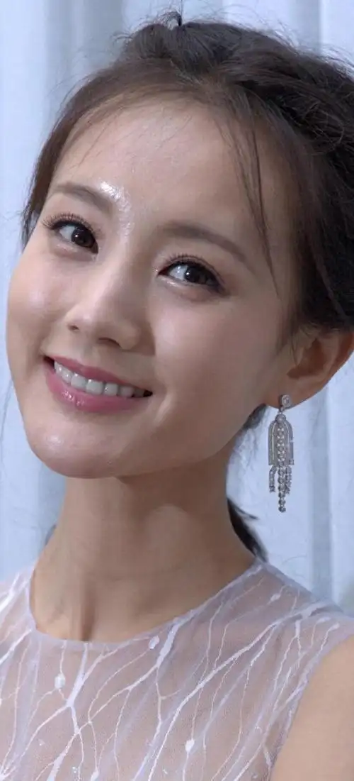 素颜怼脸,唇纹都看得清楚,真正的美是连唇膏都不要的|娱乐圈|女明星