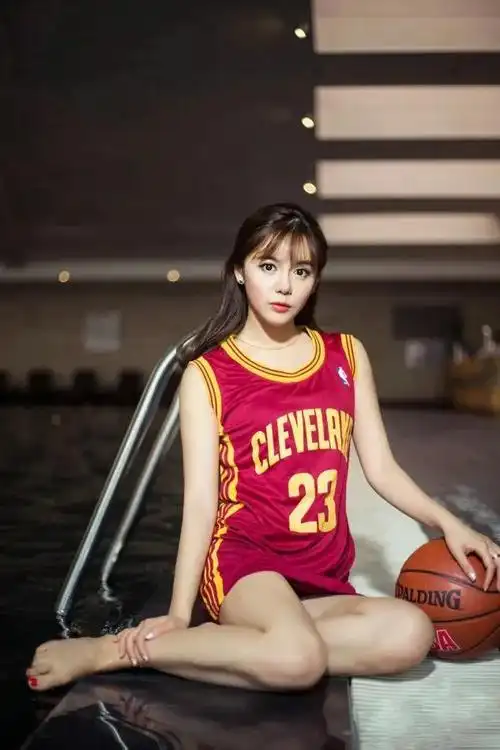 著名女主播美娜