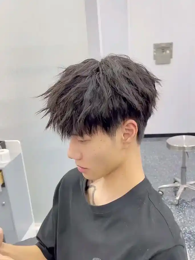 男生烟花烫摩根烫  烫完才知道自己有多帅.#图文伙伴计划 男 - 抖音