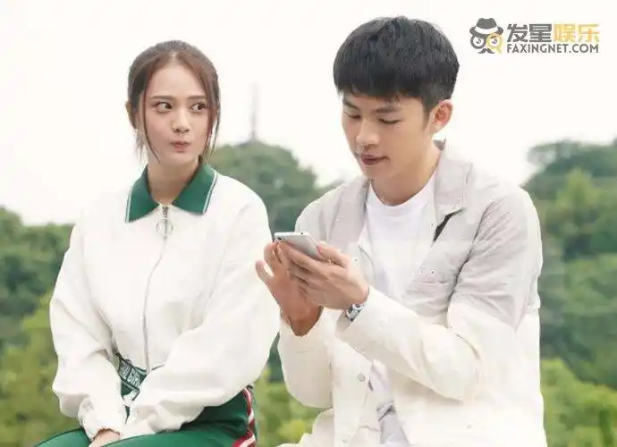 李鸿其姜珮瑶关系 李鸿其现实女朋友是谁有照片吗