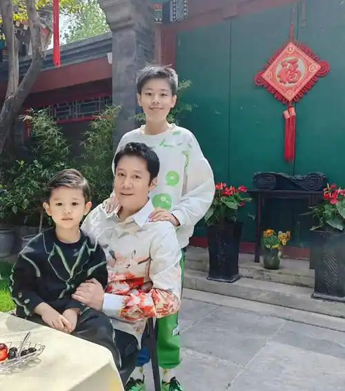 除了两个儿子外,几位和蔡国庆一起参加《披荆斩棘第三季》的"哥哥"们