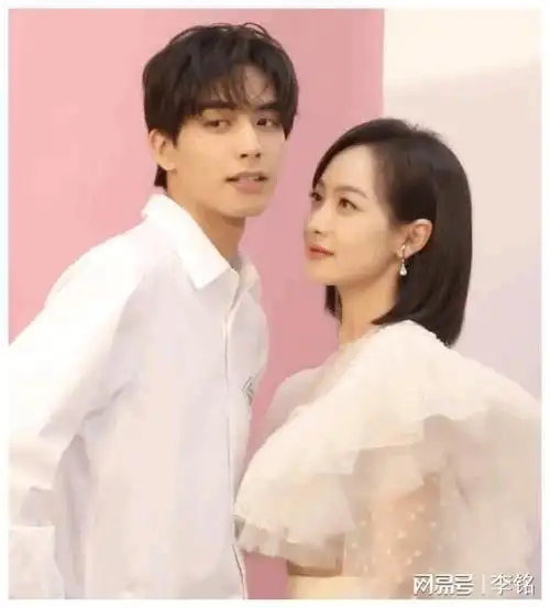 演姐弟恋不违和的4位女星不油腻不辣眼睛个个浑然天成