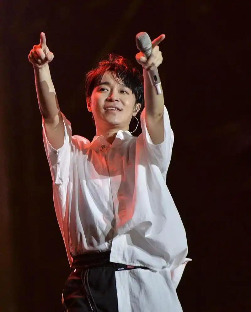 吴青峰发文批评演唱会手机海  吴青峰在9月25日晚的微博长文中,解释了