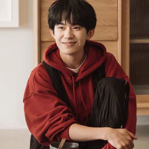 朋友请听好易易烊千玺同款衣服宽松连帽加绒卫衣