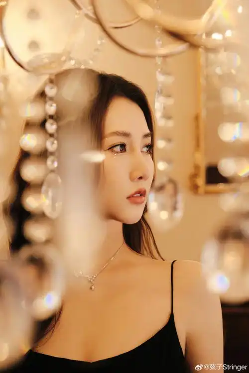 百分百歌手##弦子空灵嗓音演绎月心说舞台