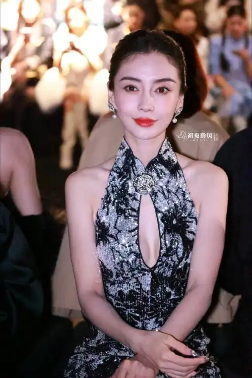 angelababy背部身材