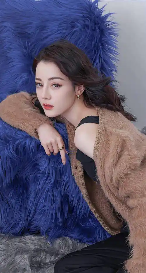 迪丽热巴,始终能让粉丝上头的大美人 - 最新写真_造型_身材_时尚