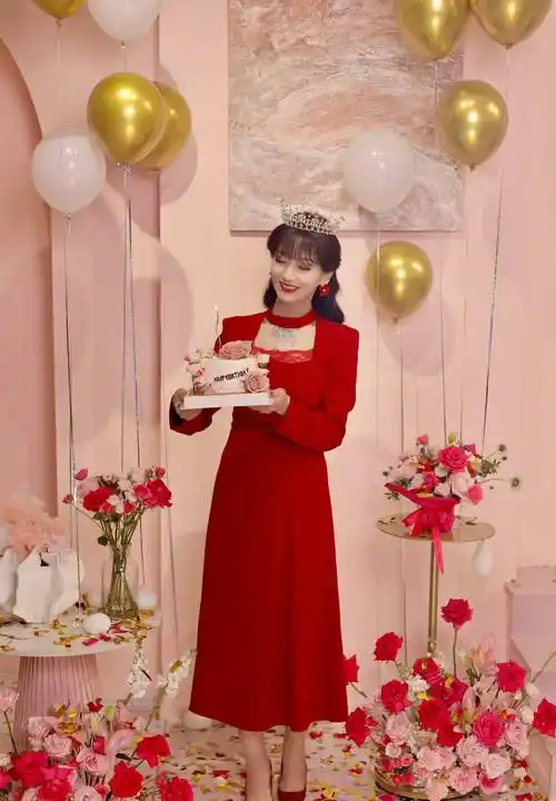 赵雅芝70岁生日照,纤腰,少女脸赛过40岁风姿,真是"人比花娇"_女性