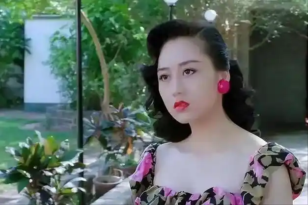 李连杰一生都没有和周润发合作过原因是妻子利智曾被他欺负过