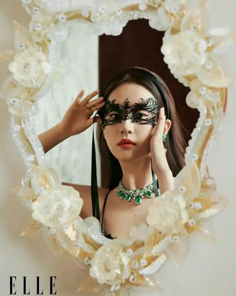 刘亦菲《elle》2023 年 9 月号封面,在威尼斯达涅利酒店拍摄.