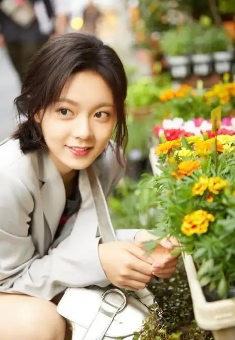 回顾张译没有说错赵今麦和张子枫已走上两条截然不同的大路