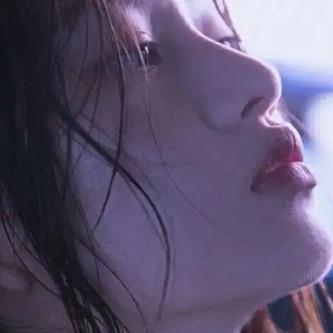 头像女生委屈多了给我再多的糖我也会扔